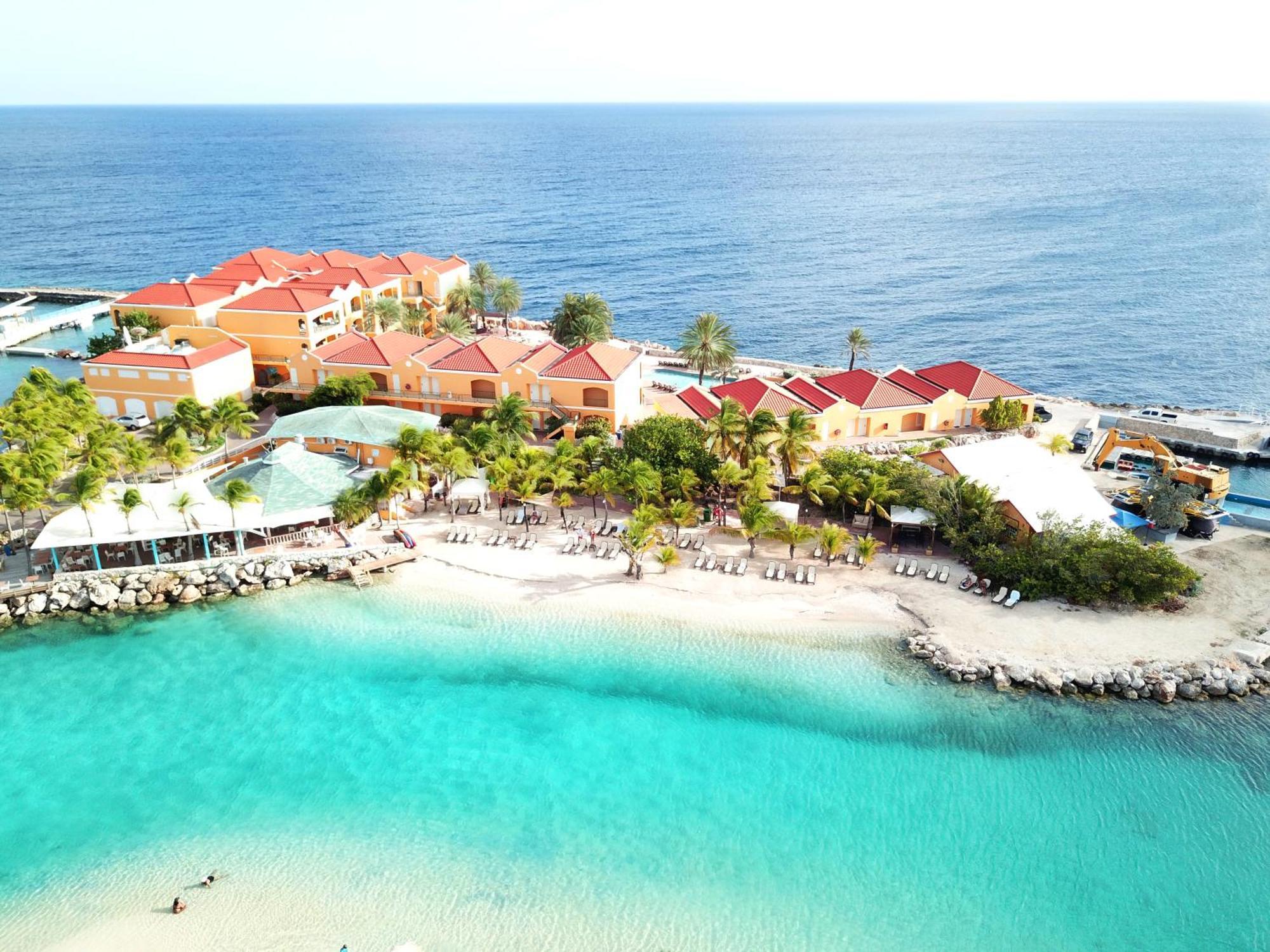 The Royal Sea Aquarium Resort Віллемстад Екстер'єр фото